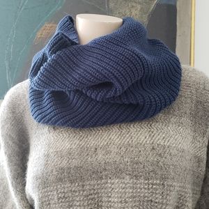 ZARA | Blue Knit Snood